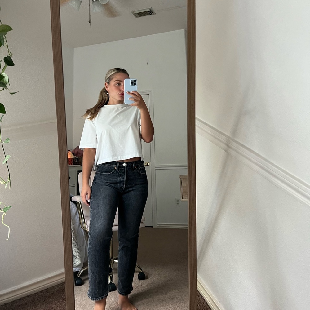 Levi’s Wedgie Straight Women’s Jeans. “Sunset Black”